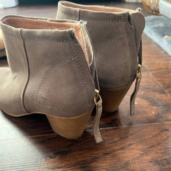 Seychelles Taupe Booties - Picture 6 of 8